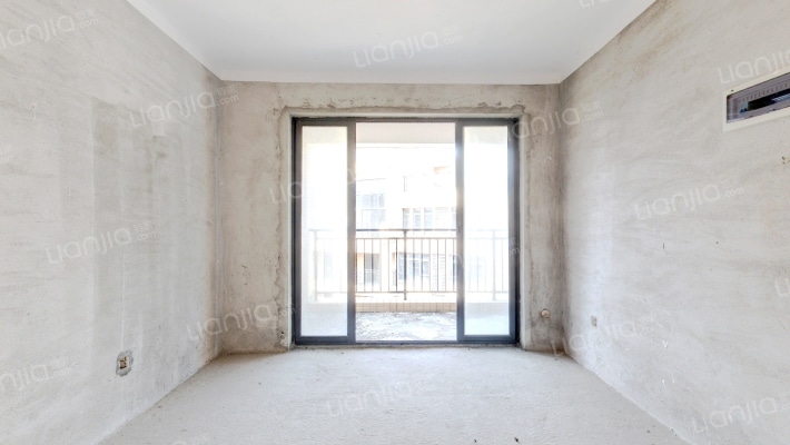 泰富华庭二手房实景图