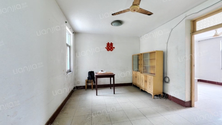 监狱宿舍二手房实景图