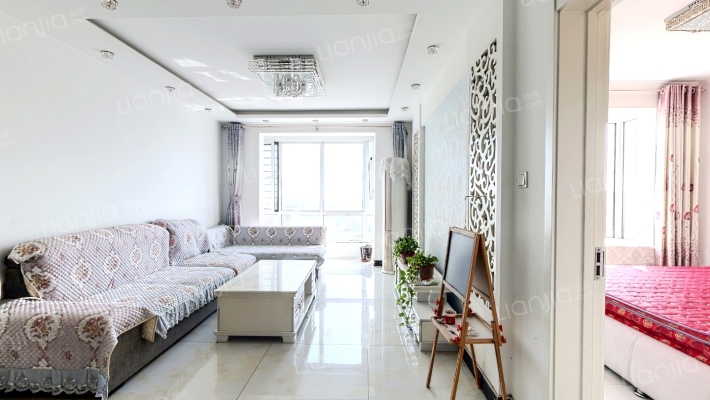 精装修全南两居 中楼层采光好无遮挡 带车位地下室-客厅