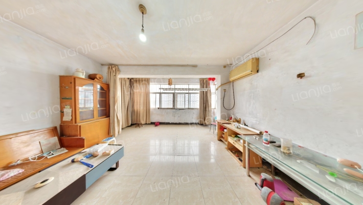 洒水车队家属院二手房实景图