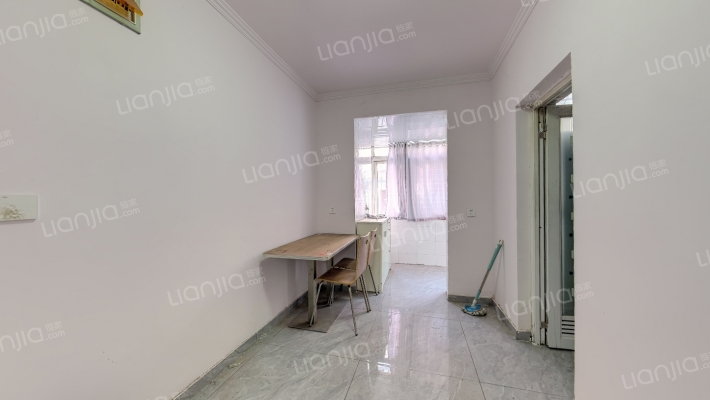 机械厂宿舍二手房实景图