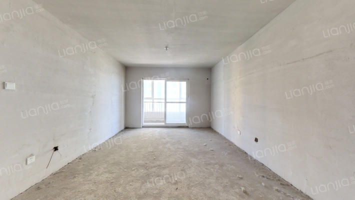 南通透两居，毛坯房，楼层好，采光好-客厅