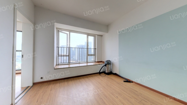 蓝润V客东区二手房实景图