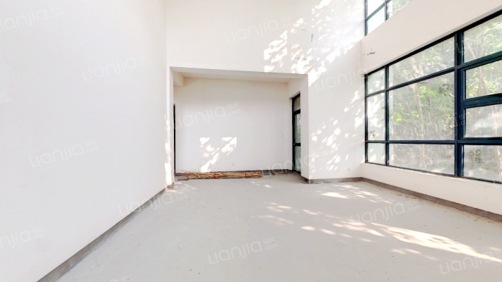 维纳恩湖二手房实景图