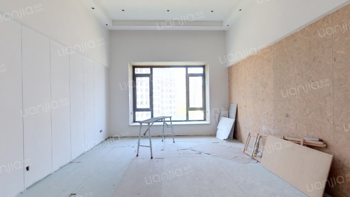 鸿玮澜山三期尊岳二手房实景图