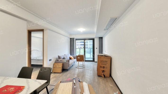 万科海映澜庭南区二手房实景图