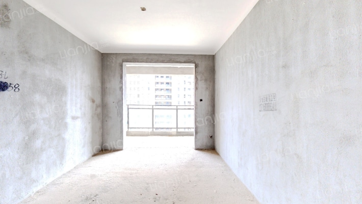 鸿海满园二手房实景图