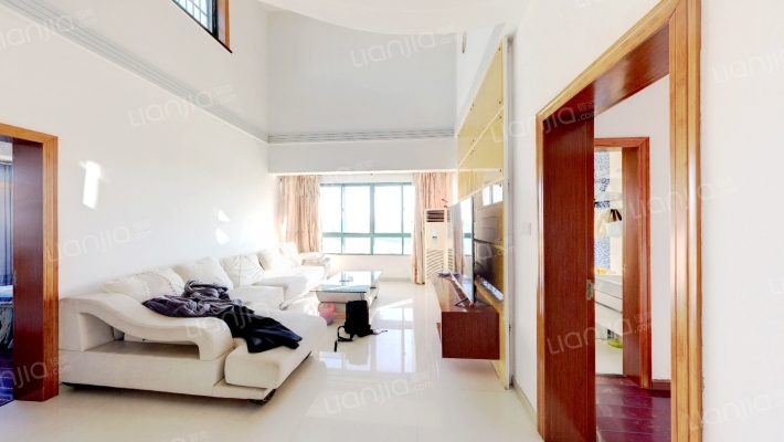 龙晶河滨花园二手房实景图