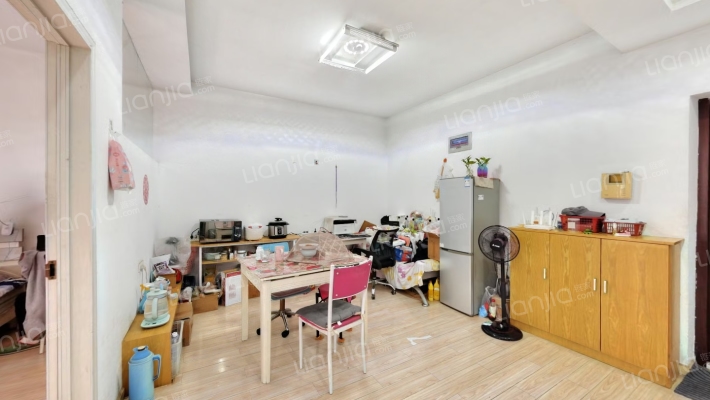 新奥依江畔园二手房实景图