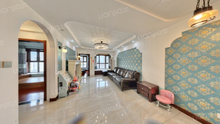 红郡雅苑二手房实景图