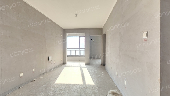 天伦湾一期经典全南两居 好楼层好楼位 毛坯随心装-客厅