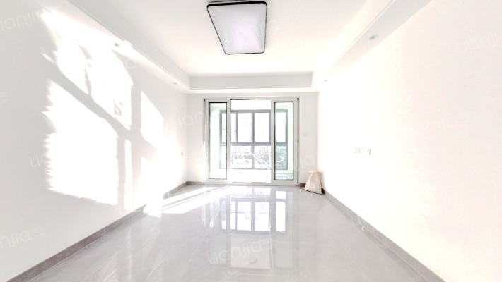 中南锦苑97平  全新精装修  三房二厅一卫  中间楼层-客厅