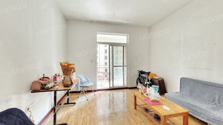 红霞名苑二手房实景图