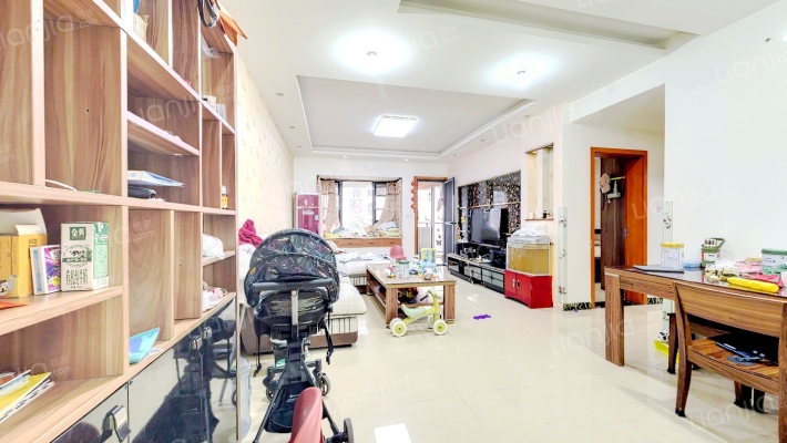 保利公园198丁香郡二手房实景图