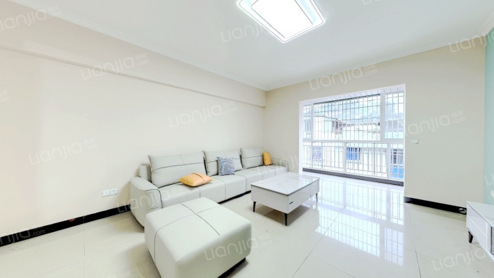 蓝岸丽都二手房实景图