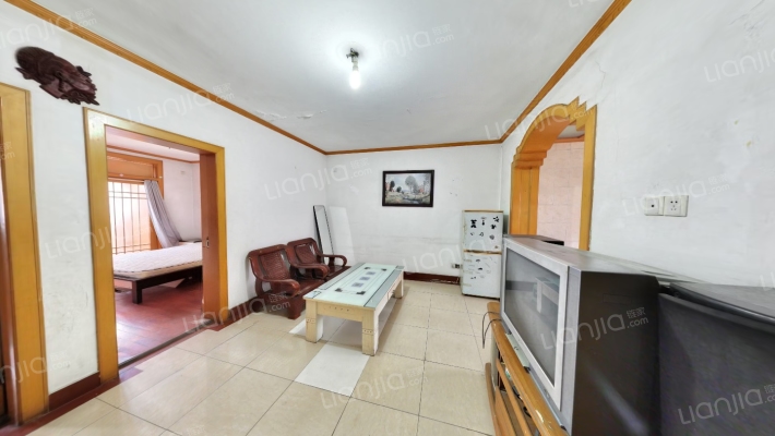 东方人民医院宿舍二手房实景图