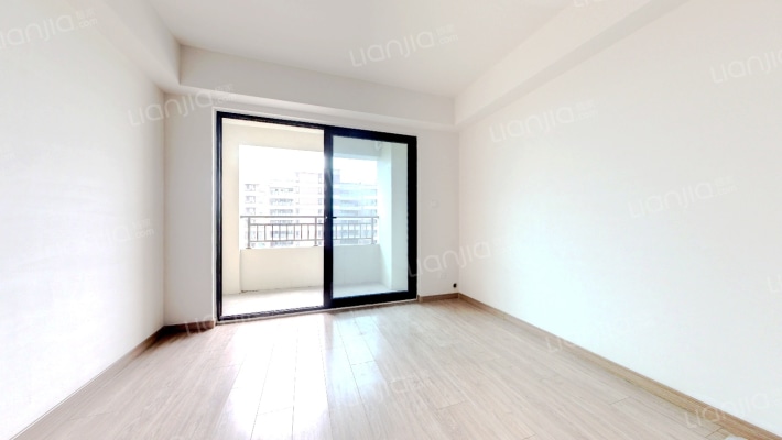 龙湖蔚澜香缇二手房实景图