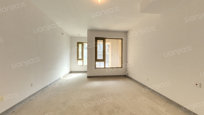 世茂萨拉曼卡二期二手房实景图