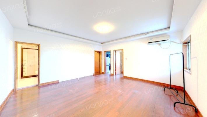 中特大厦B座二手房实景图