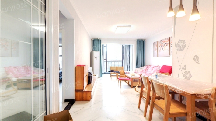 鸿坤小洋房   南北通透三居    精装修   满二年-客厅