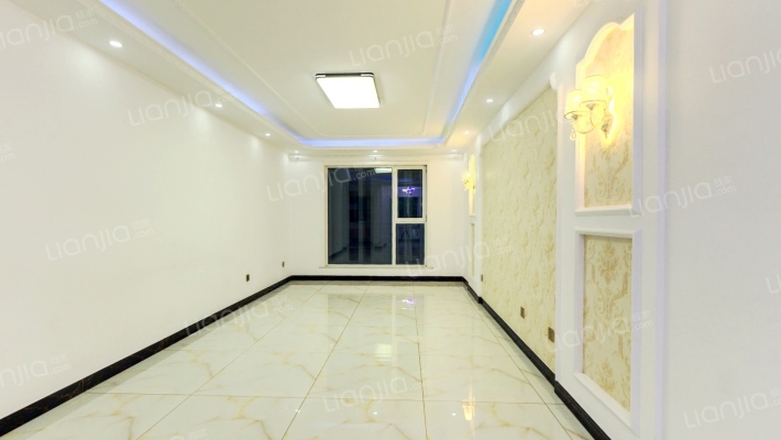 此房是精装修，南北通透三居。可拎包入住。-客厅