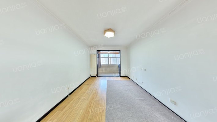 美丽的院子二手房实景图