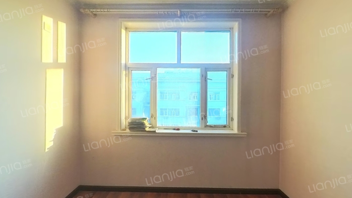 纬一花园二手房实景图