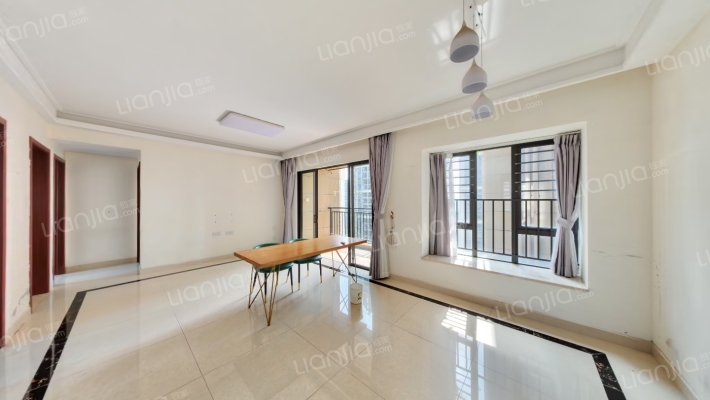 南沙保利南怡湾二手房实景图