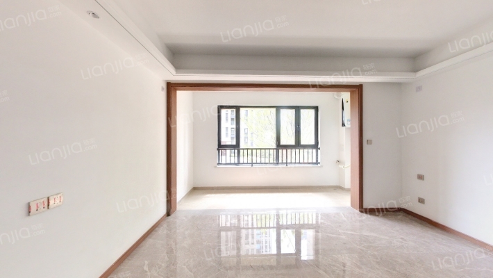 世茂璀璨珑府南区二手房实景图