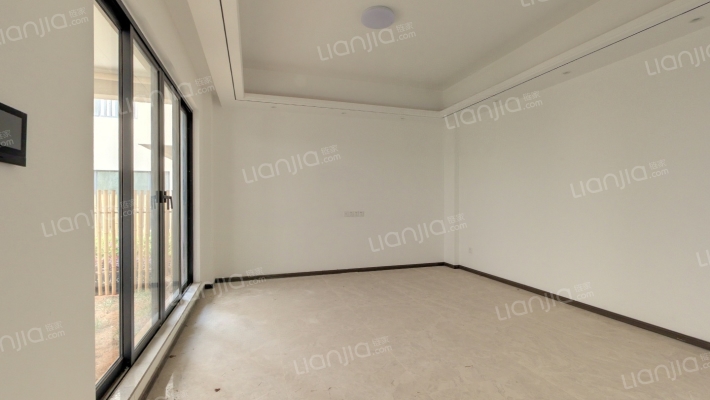 保利春湖国际生态城二手房实景图