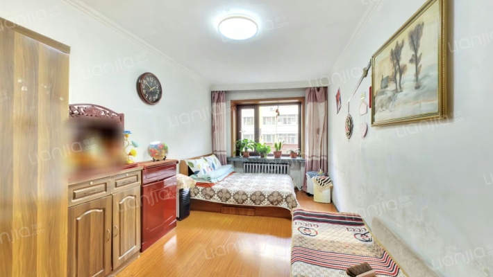 松拖小区二手房实景图