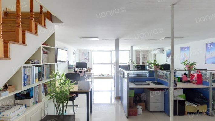 沿海鉴筑反正LOFT二手房实景图