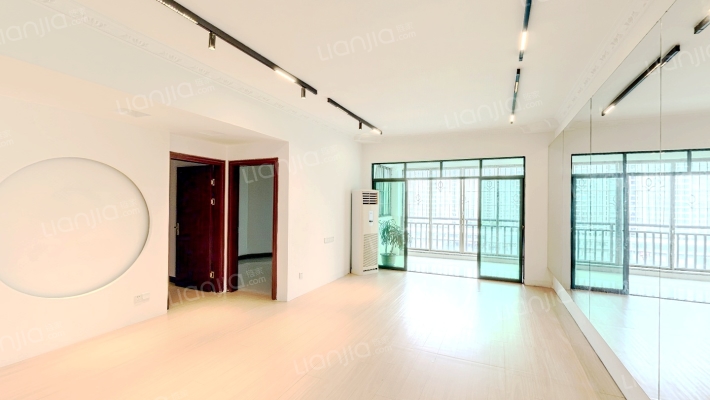 信诚豪庭二手房实景图