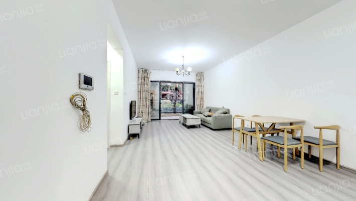 保利公园198玫瑰郡二手房实景图