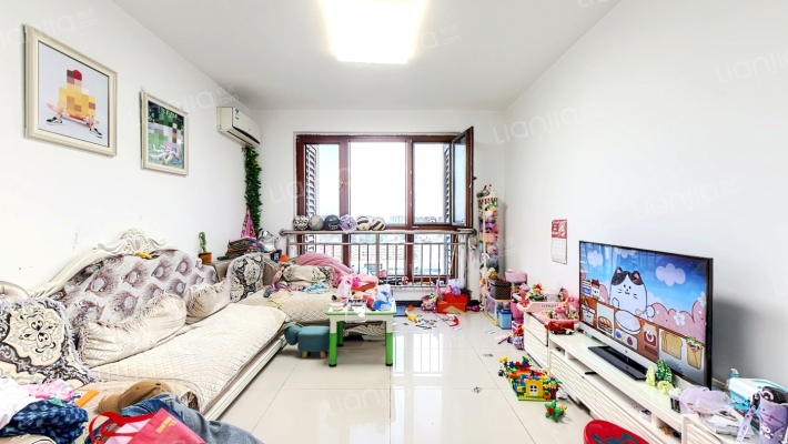 金品时代  南北通透两居室  业主诚意出售-客厅