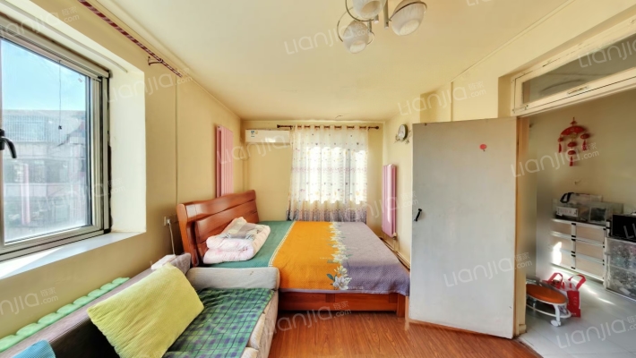 彩霞里二手房实景图