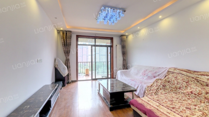 龙泊圣地澜岸二手房实景图