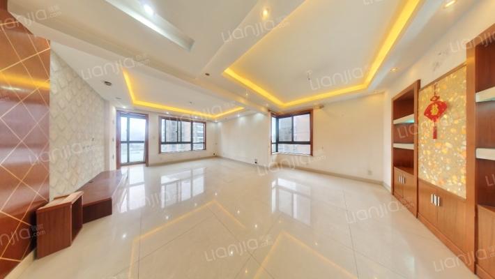 聆江景园二手房实景图