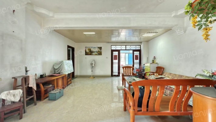 海南高速小区二手房实景图