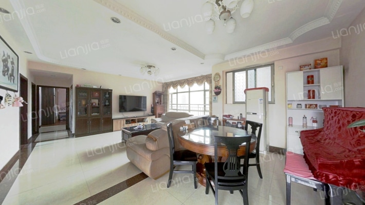 雅居蓝湾二手房实景图