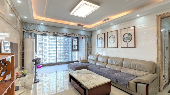 鼎峰国汇山二手房实景图