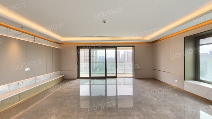 自然界河山二手房实景图