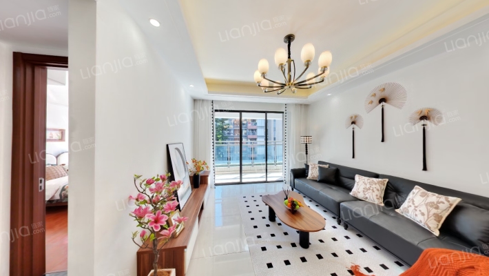 万科缤纷四季南区二手房实景图