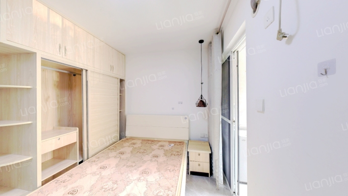 秀峰景山佳园二手房实景图