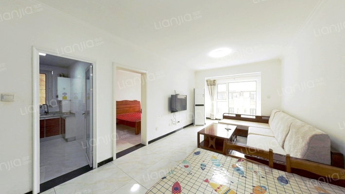 此房满两年，楼栋位置好，随时过户，全天采光-客厅