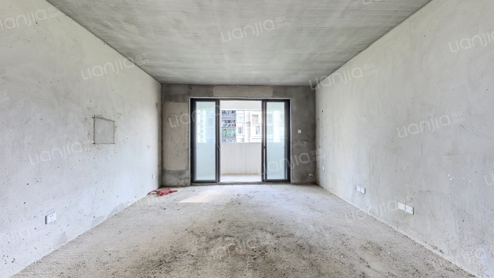 医大蟠龙瑧泽苑二手房实景图