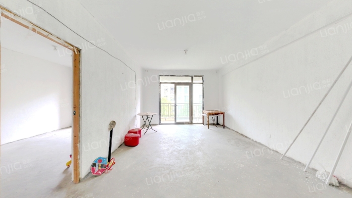 吉翔翡翠园二手房实景图