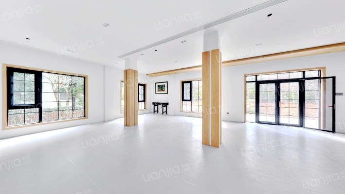 太阳岛高尔夫温泉别墅二手房实景图