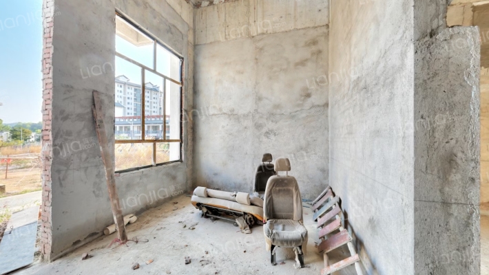 龙石村二手房实景图