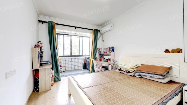 天目山路95号二手房实景图